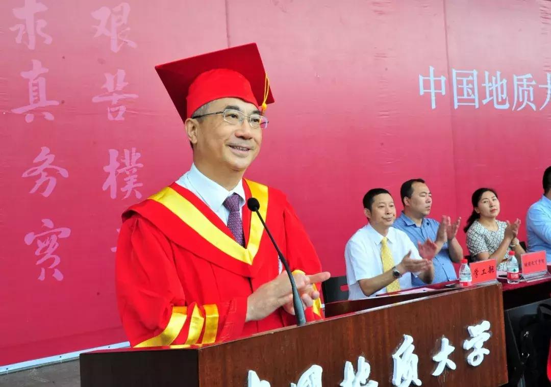 泪目学校演讲,泪目演讲的背后