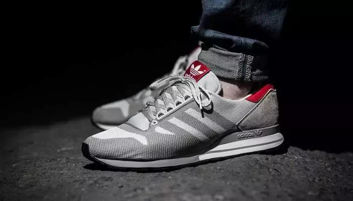 关于三叶草的知识,三叶草经典贝壳头不跟脚怎么办