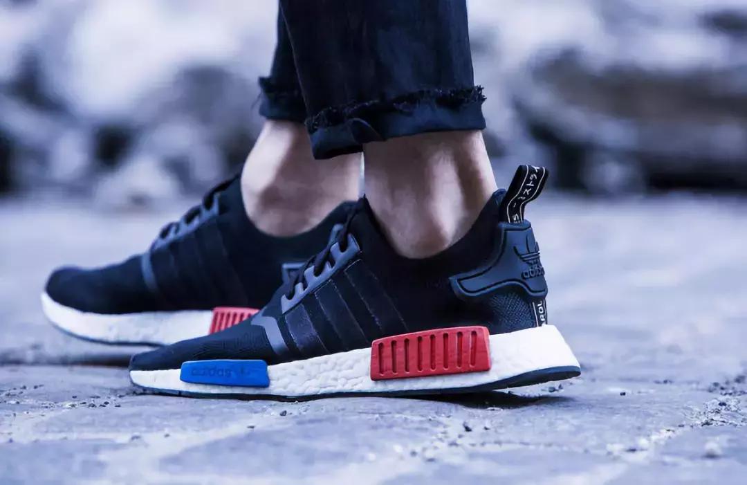 阿迪达斯贝壳头和三叶草的区别,三叶草贝壳头发黄怎么复原