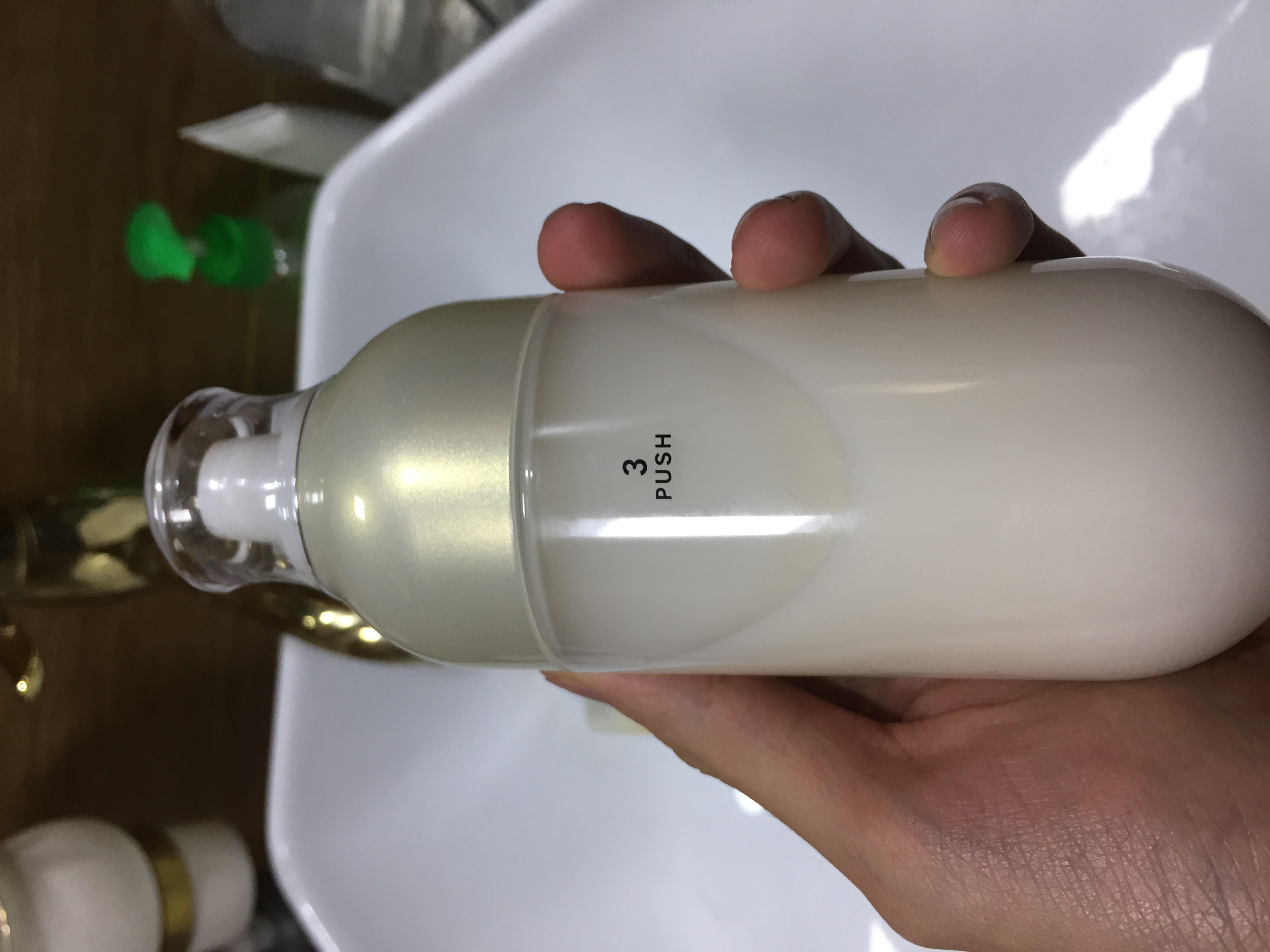 茵芙莎水乳测评,茵芙莎精华乳