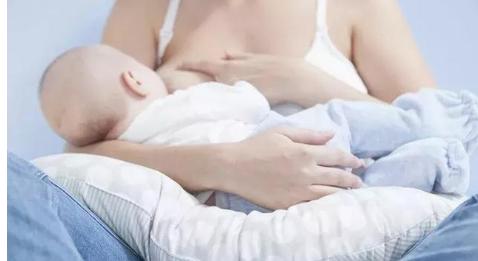 哺乳后乳房下垂该如何解决,喂奶后乳房会变小怎么护理