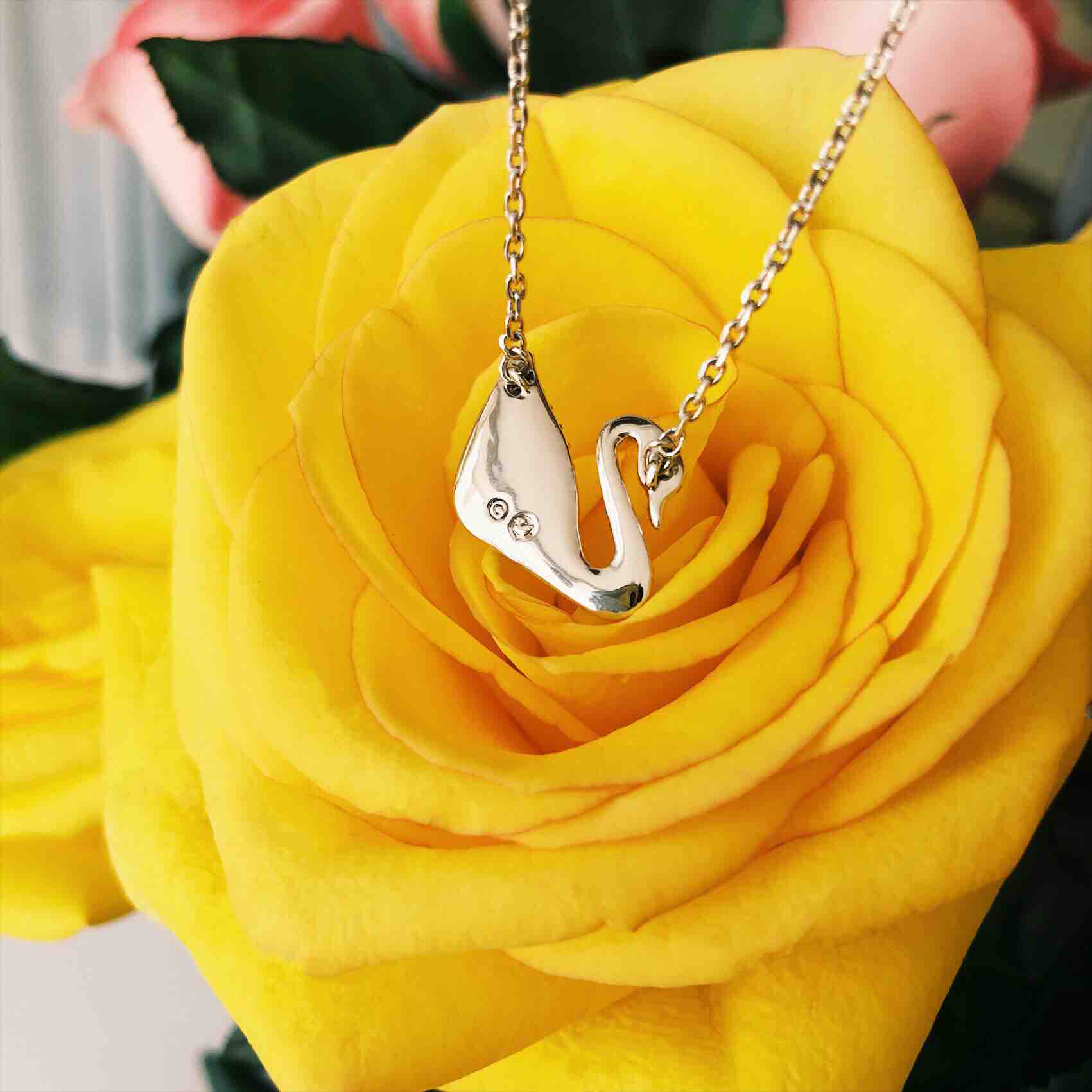 施华洛红天鹅项链,施华洛时尚白天鹅项链