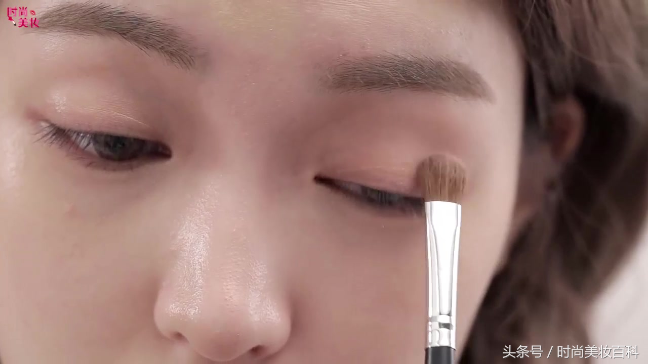 怎样的化妆步骤使得妆容更持久,能让妆容更持久的化妆步骤