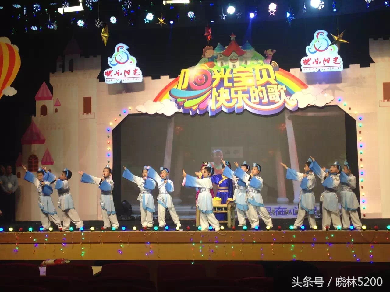 小孩子表演穿什么衣服,穿什么衣服参加孩子的表演