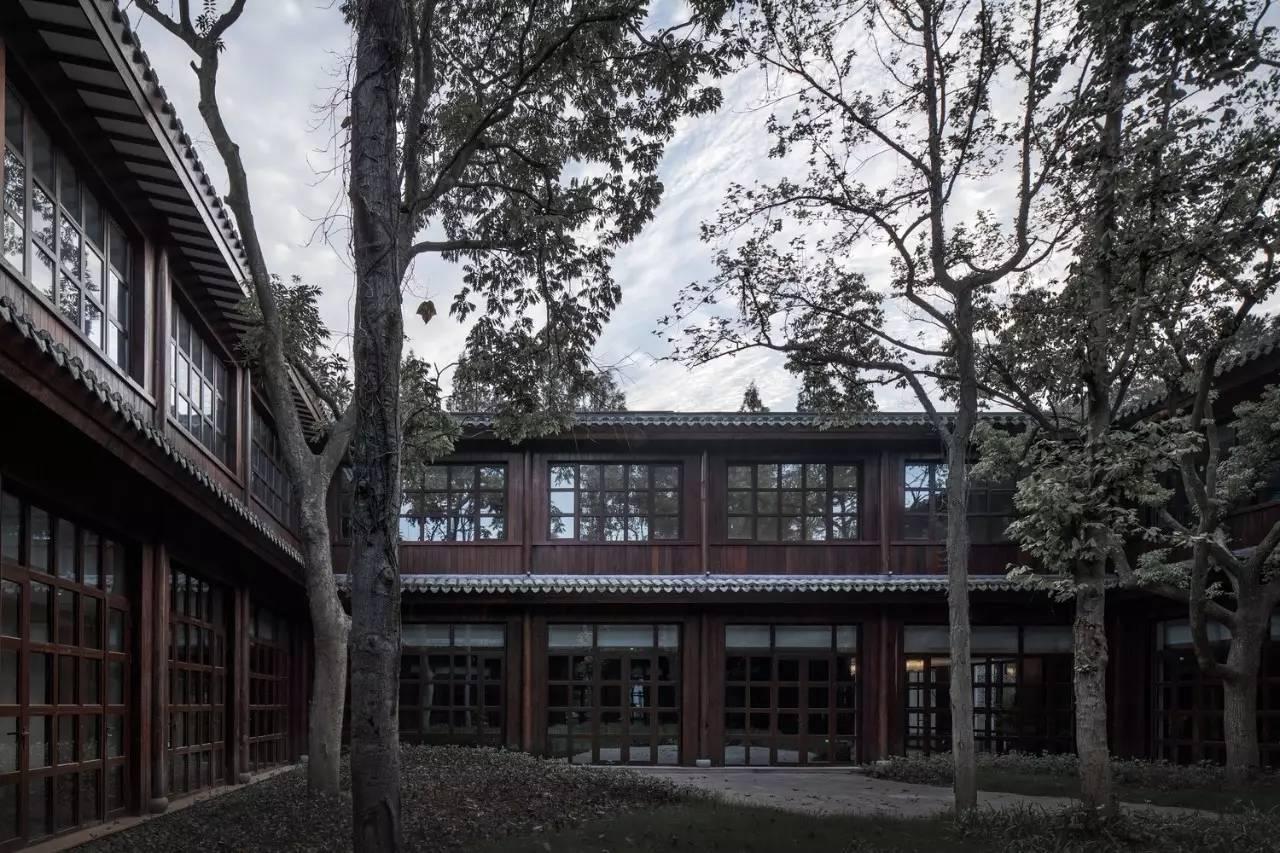 令人一眼惊艳的山庄美景,绝美中式庭院一方山水惊艳了时光