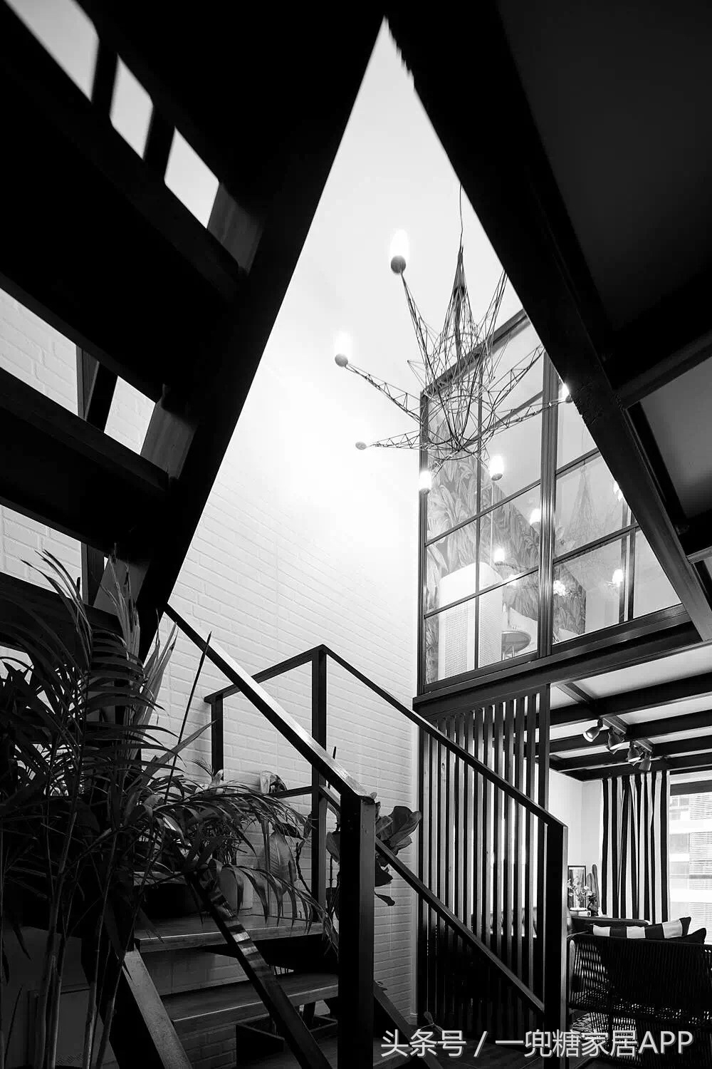 小姐姐爱上暗黑Loft，盖房之外，会了所有技能（附心得经验）