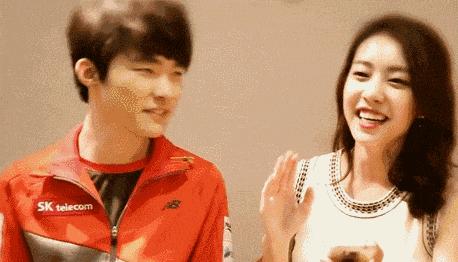 鎭╅潤鎶潃skt闃熸湇涓篺aker鍔犳补,faker鍜屾仼闈欑┛闃熸湇