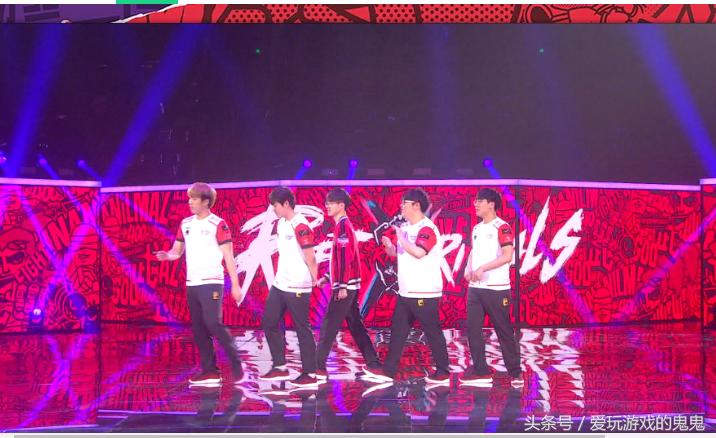 鎭╅潤鎶潃skt闃熸湇涓篺aker鍔犳补,faker鍜屾仼闈欑┛闃熸湇