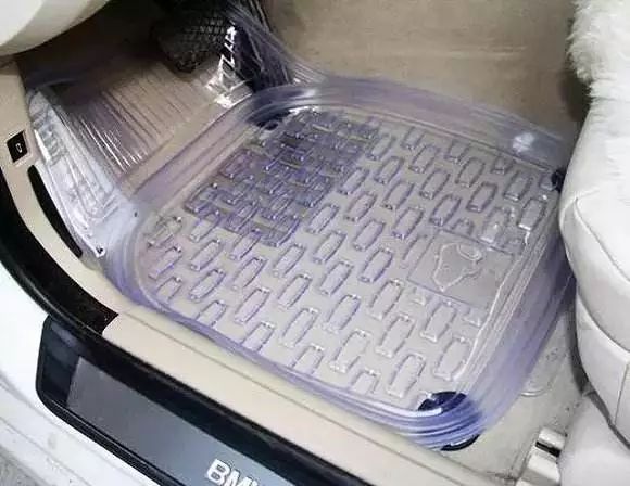 汽车脚垫全包围好还是半包围,领克01脚垫全包围好还是半包围好