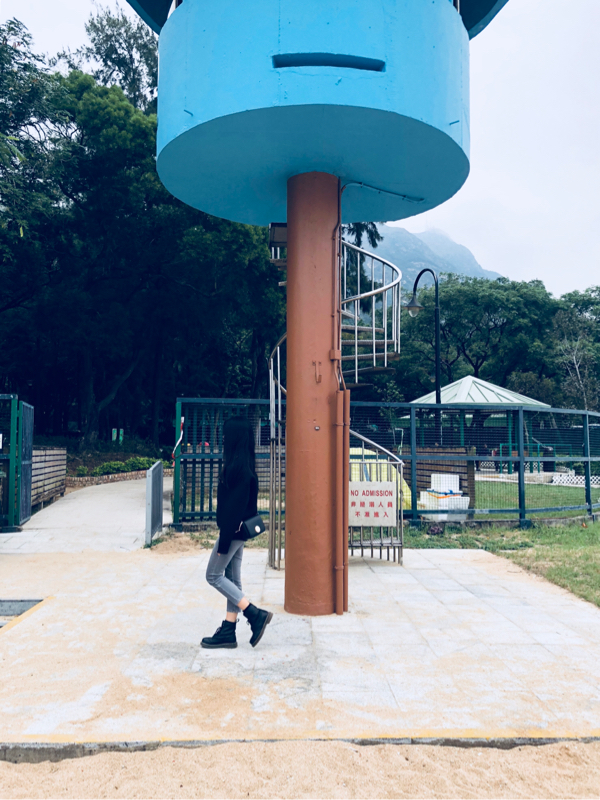 去香港吃喝住玩必须现金吗,去香港玩买东西划算吗