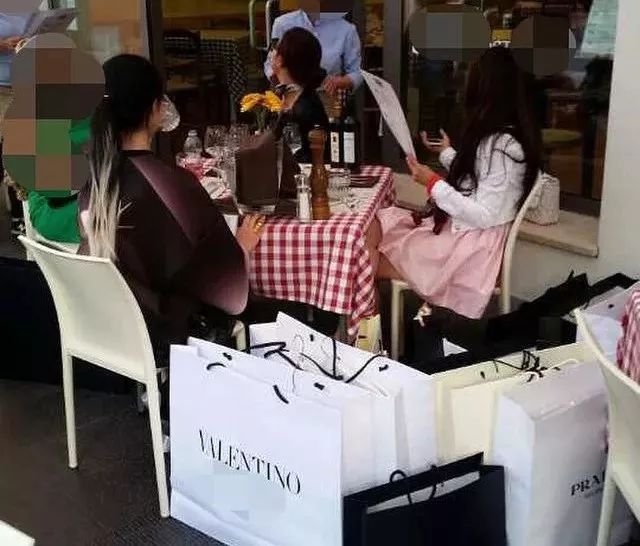 美国华裔女孩炫富,女华裔富二代公开炫富