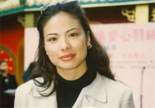 钟楚红和成龙合作的电影,钟楚红成龙合作过几部电影