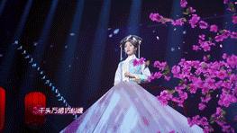 后期菌来带你看看紧张、弱不禁风、表里不一的跨界歌手长什么样