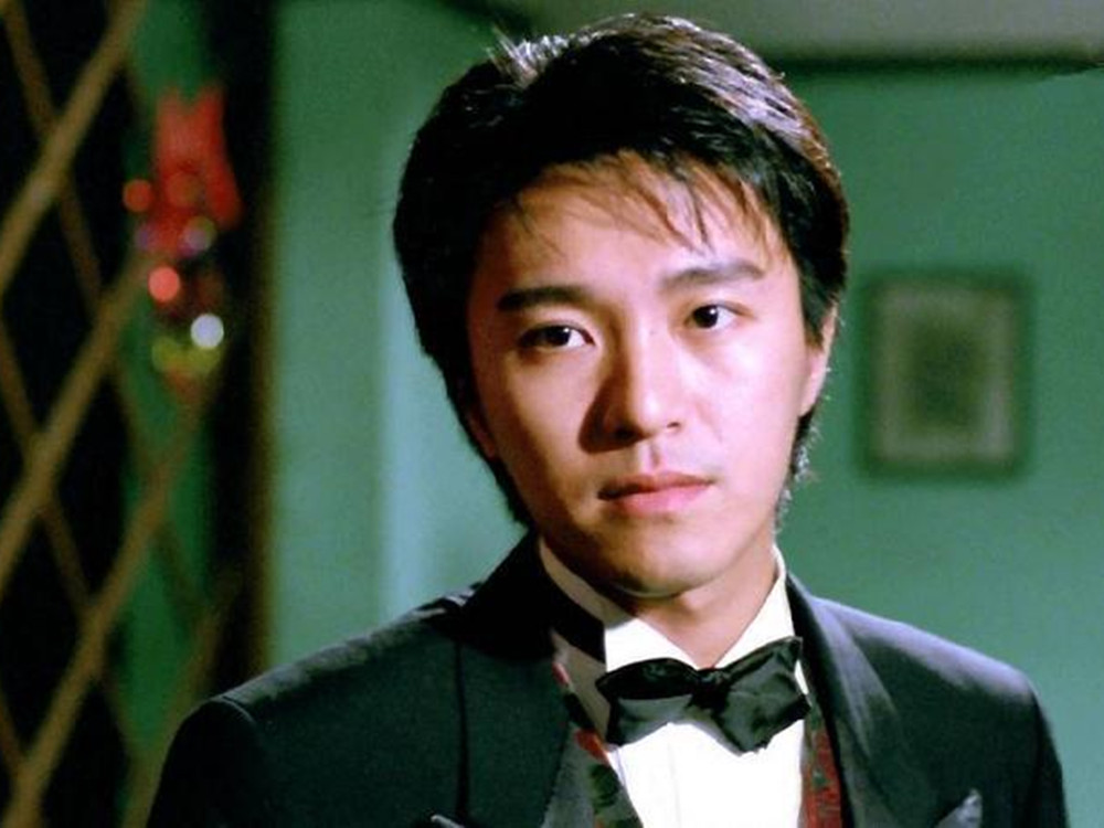 周星驰经典少林足球片段,少林足球周星驰和吴孟达自我介绍