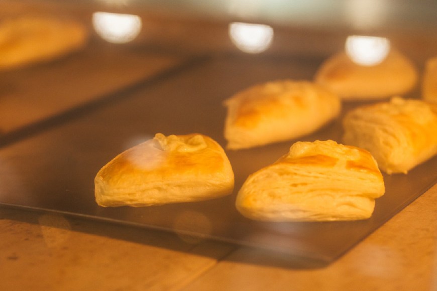 牛角酥怎么做好吃又脆,酥皮制作牛角包