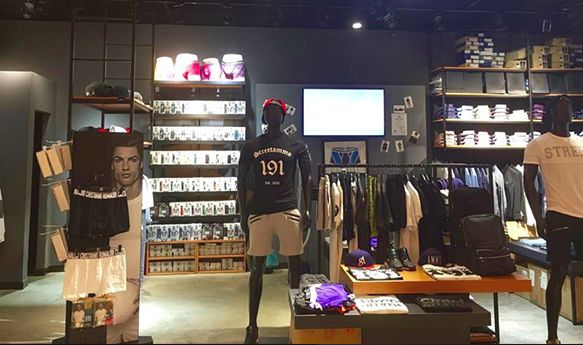 c罗的裤兜,c罗的生意怎么样