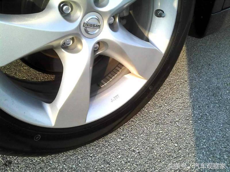 轮胎动平衡贴在轮毂上会掉下来吗,轮胎动平衡贴的铁块掉了正常吗