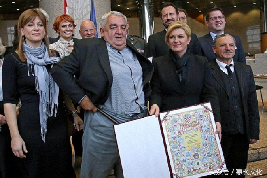 克罗地亚女总统美照,克罗地亚前总统基塔罗维奇身材