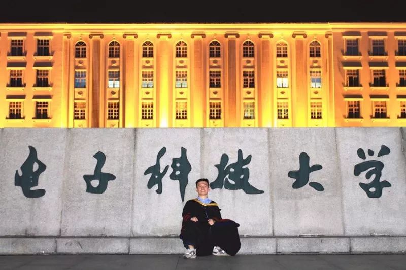 学霸奖学金1百万,学霸球员足球