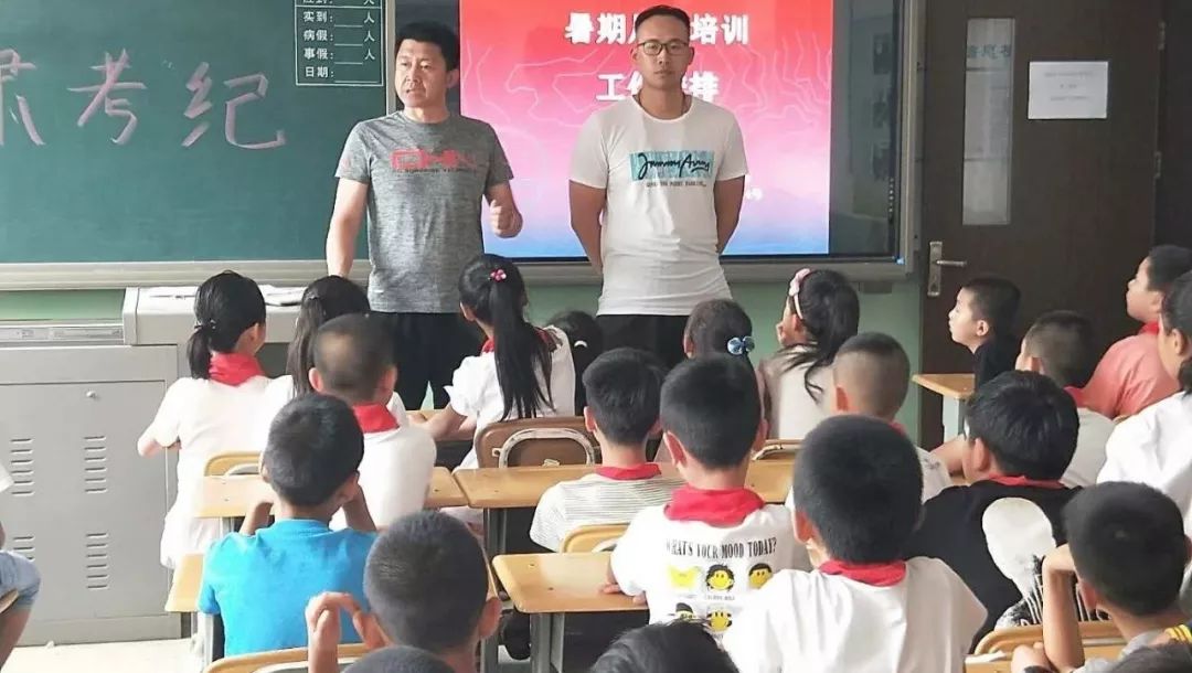 小学开展青少年足球培训及赛事,小学5人制足球专项训练