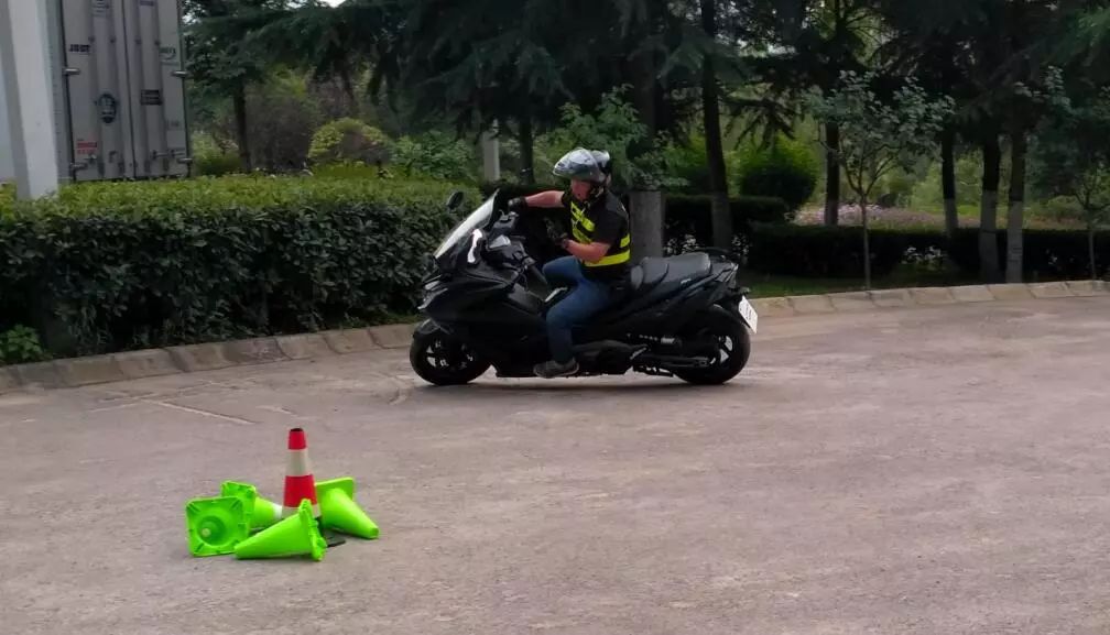 买了踏板后应该再买什么呢,买了踏板摩托车的感受