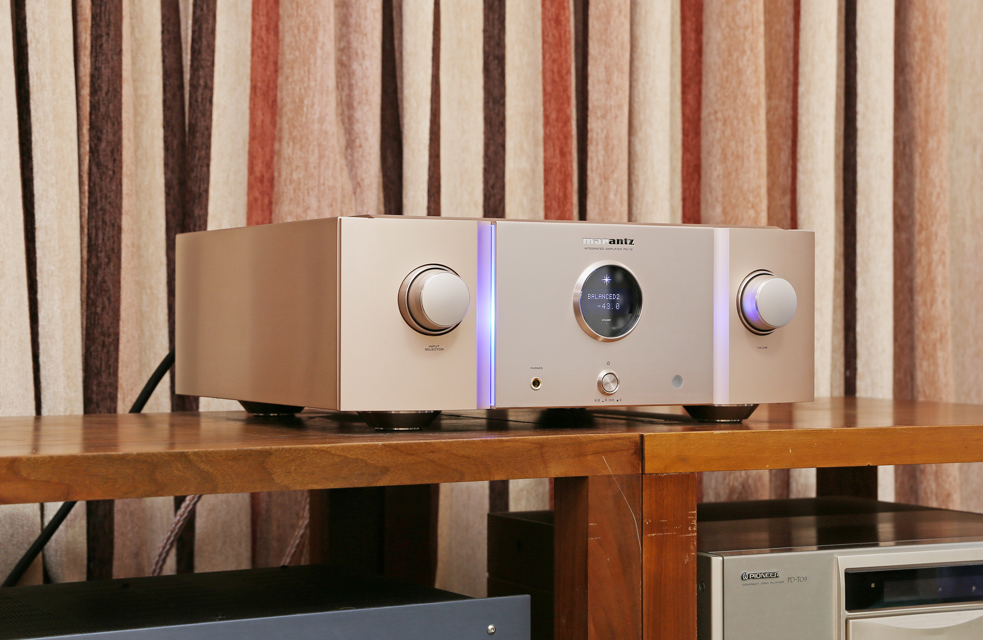 推荐一台万元以下的hifi功放,马兰士pm8006与马兰士pm10区别