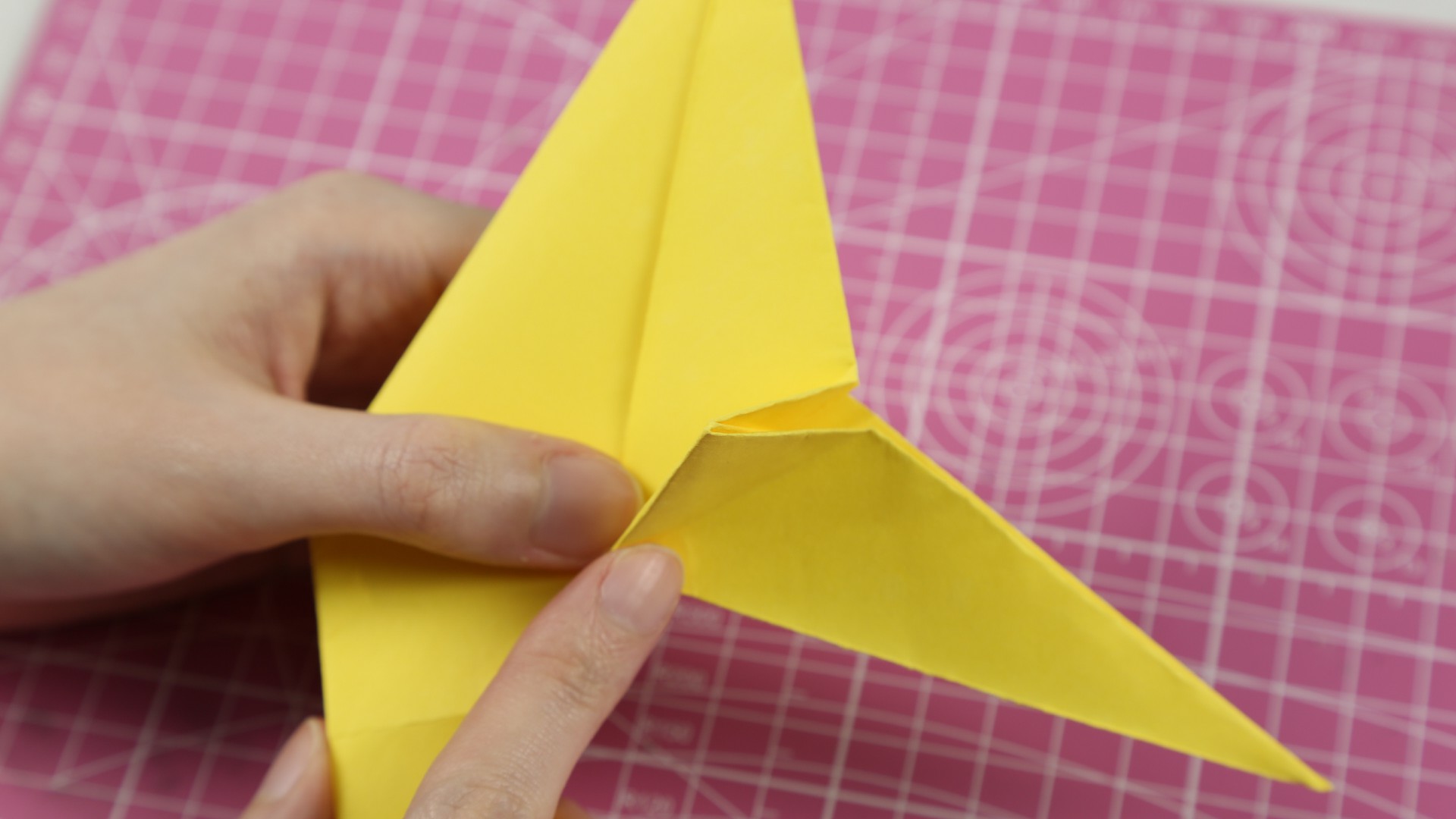 想要恐龙玩具，不用再去商场买了，姑娘教你巧用一张纸折出来