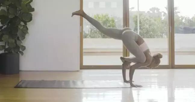 瘦腿拉筋板初级怎么练,正确拉筋方法一周瘦15斤