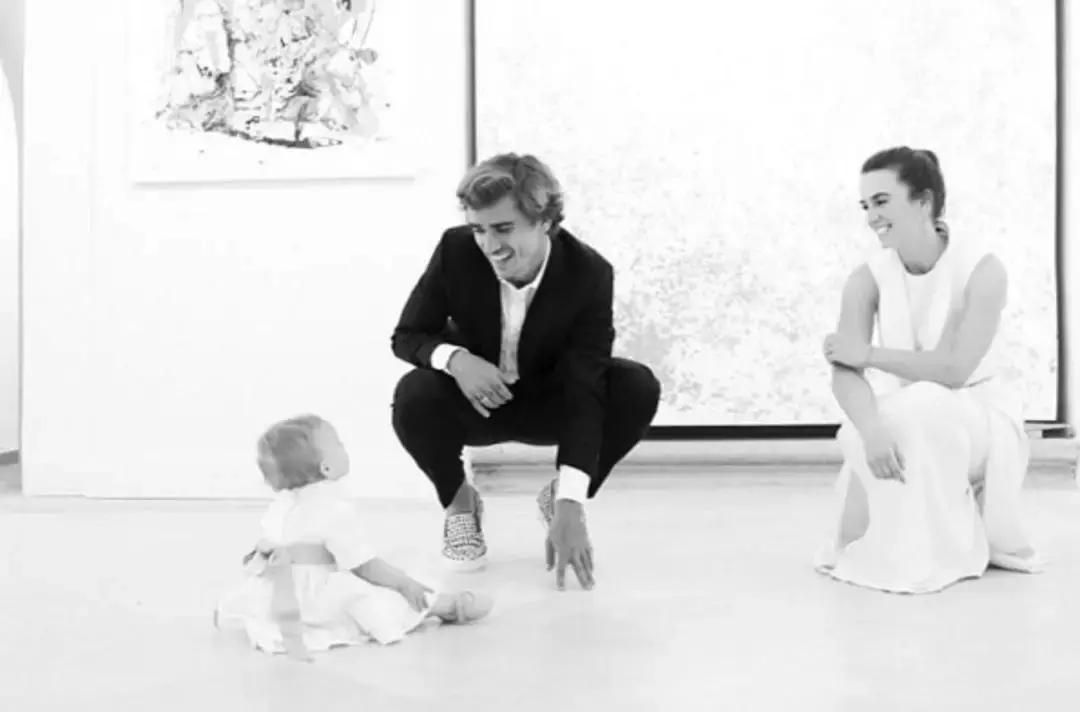 法国队身价过亿的两个人,法国队球员老婆