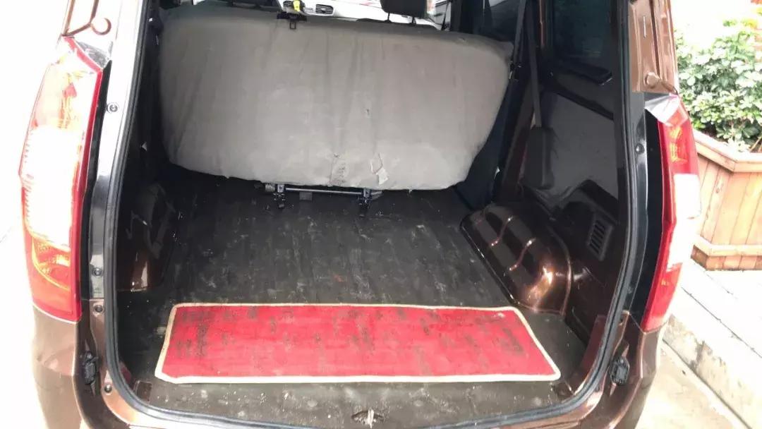 “5个单子都是拉人！”，实测成都暴雨下的货拉拉和58速运