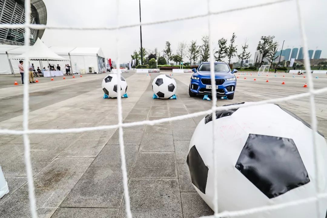 汽车与足球,世界杯足球和汽车