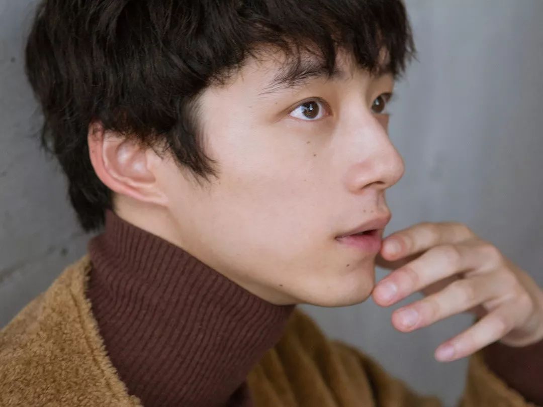 男生海边拍照如何摆pose,双人男生拍照pose姿势大全