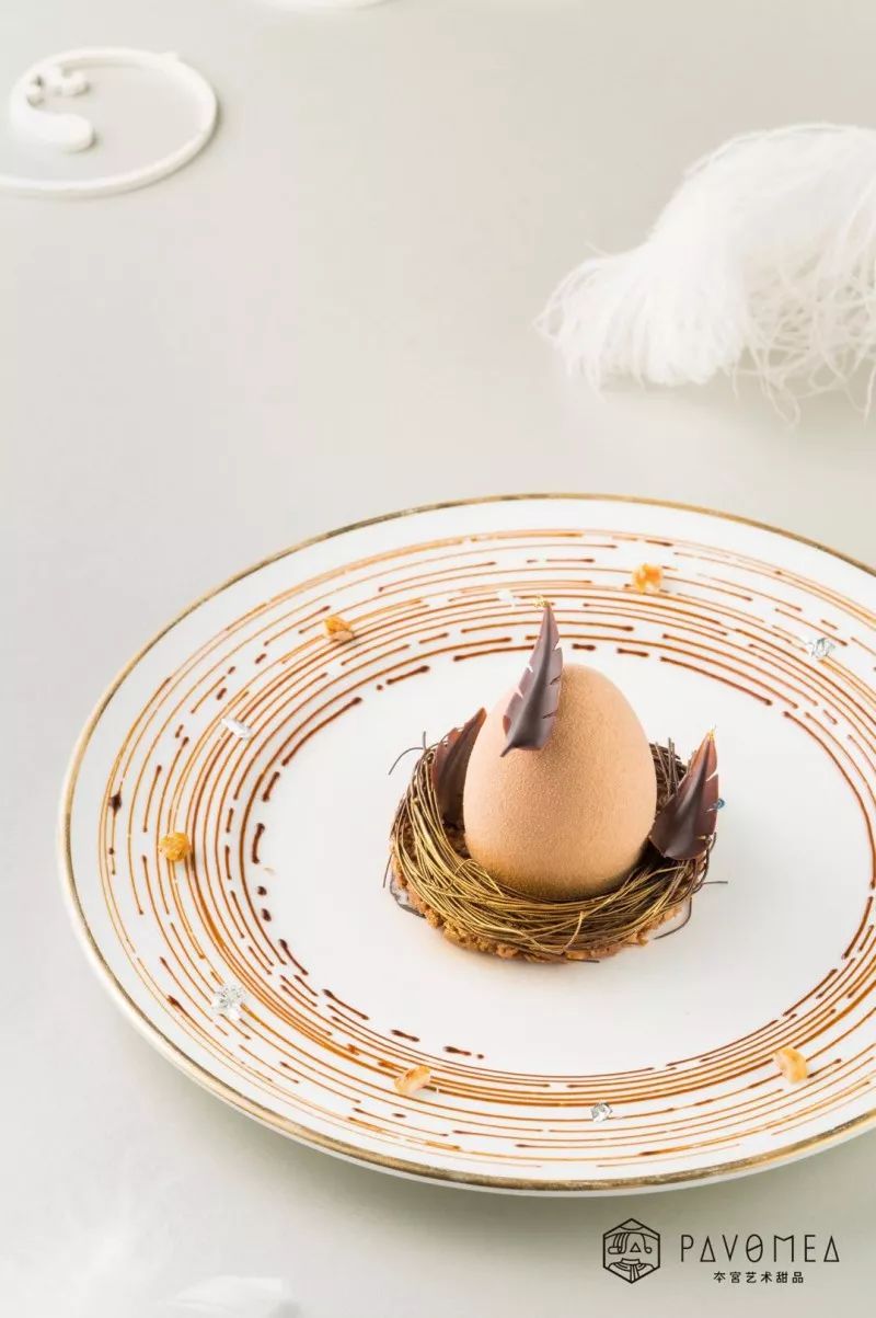 为了1000支大牌口红，我走进了一家明星网红店