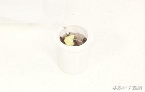 精选的灵芝，鲜美的鸡汤，滋补身子最佳选择！