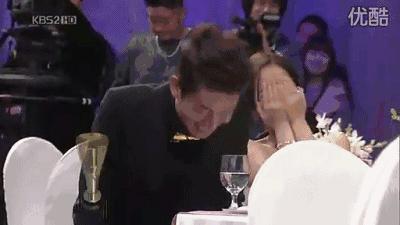 上海gay吧玩两晚！刘亚仁是弯的吗？宋慧乔可能早就透露了线索……