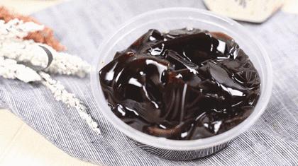 一周只卖3天网红龟苓膏，熬夜睇波食一盅即刻下火