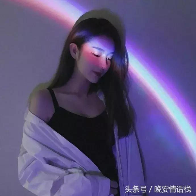 适合让对方难过的句子,感情上扎心伤感绝望堕落的句子