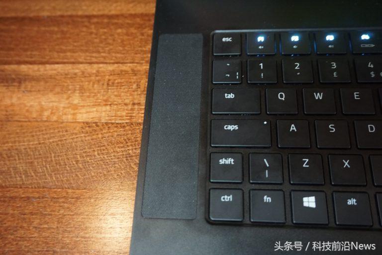 雷蛇razerbook15价格,雷蛇razer蝰蛇标准版测评