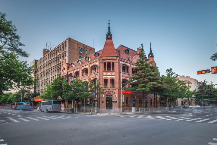 青岛属于一个什么样的城市,青岛是个怎么样的城市