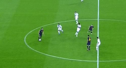 内马尔经典进球挑球过人展现天赋,内马尔的绝招