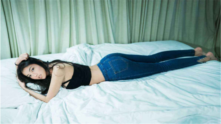 闺蜜和老公偷偷联系该咋办,闺蜜跟老公在一起该原谅吗