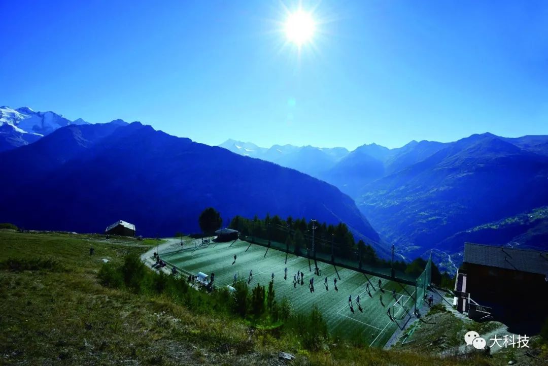 全世界奇葩的足球场,世界上最漂亮的足球场