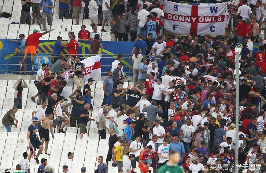16年俄罗斯球迷打英格兰球迷,200俄罗斯球迷vs2000英国球迷