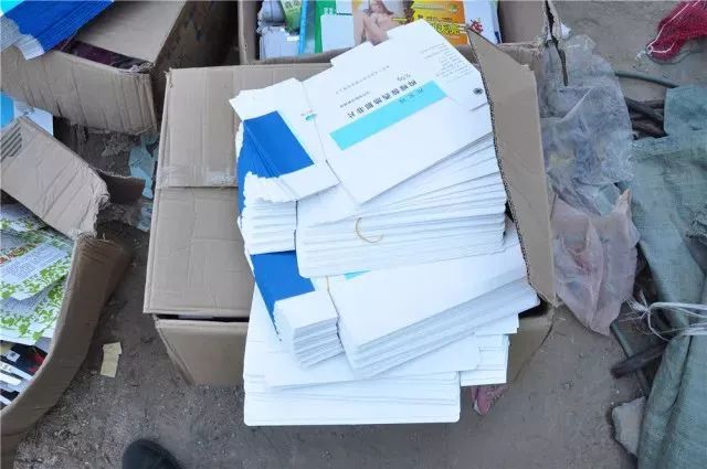 12人涉嫌贩卖毒品案受审,21名犯罪嫌疑人被一举抓获都有谁