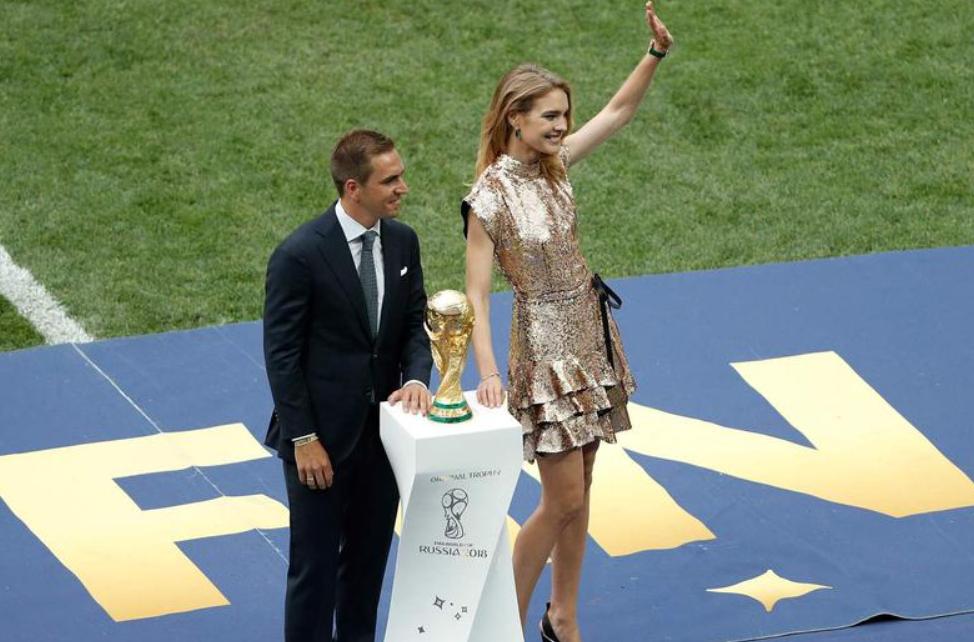 拉姆与名模进世界杯开幕式,世界杯总决赛拉姆