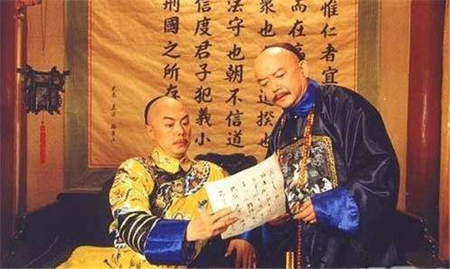 高产诗人乾隆，一人PK全唐诗，钱钟书口诛笔伐：简直是令人作呕！