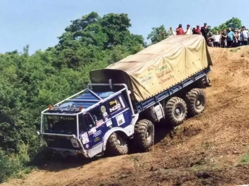 兄弟间的小动作,兄弟之间的小动作