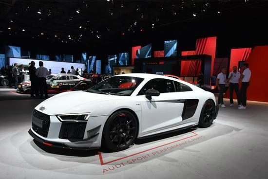 奥迪限量版r8100多万,全球限量222台的奥迪r8欣赏