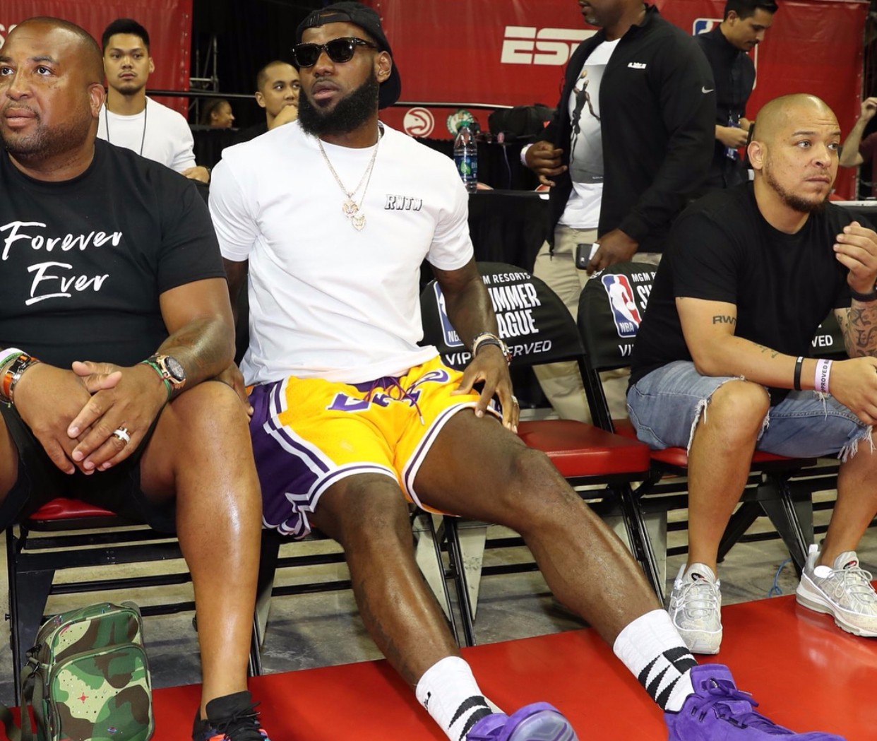 健身的如何穿衣,健身时应该怎么穿才对人的身体好