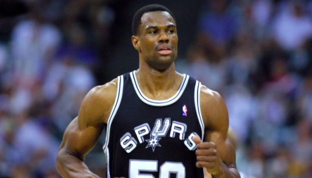 詹皇生涯最难破六大纪录,单场命中16记三分球